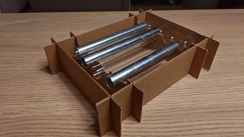 Test tube holder with test tubes