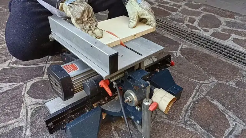 Cutting the base for the DIY tube spiral for ants