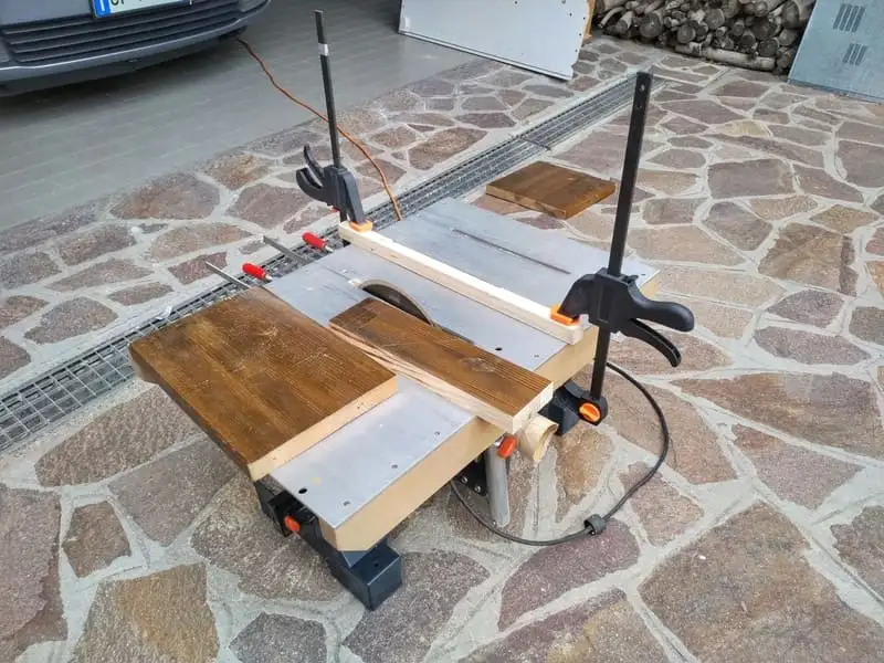Cutting the base of a DIY wooden ant nest