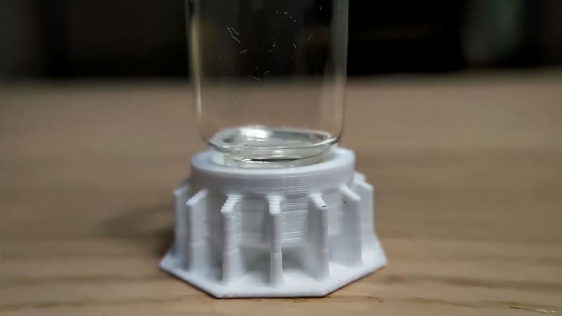 Anthouse liquid feeder
