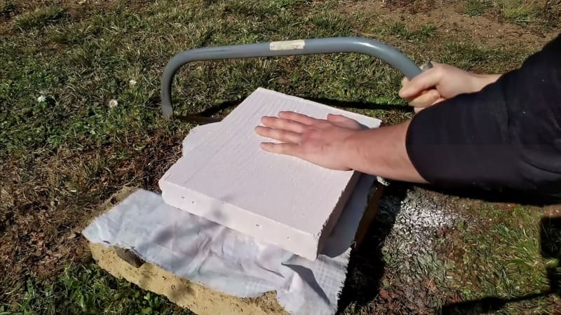 Cutting a block of ytong to make a diy ytong ant nest