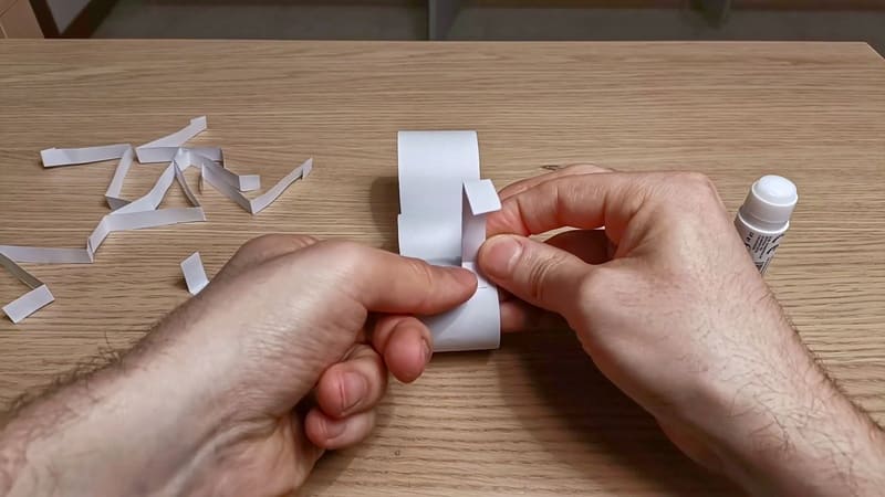 How to make a paper ant