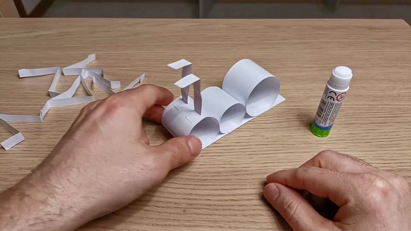 How to make a paper ant